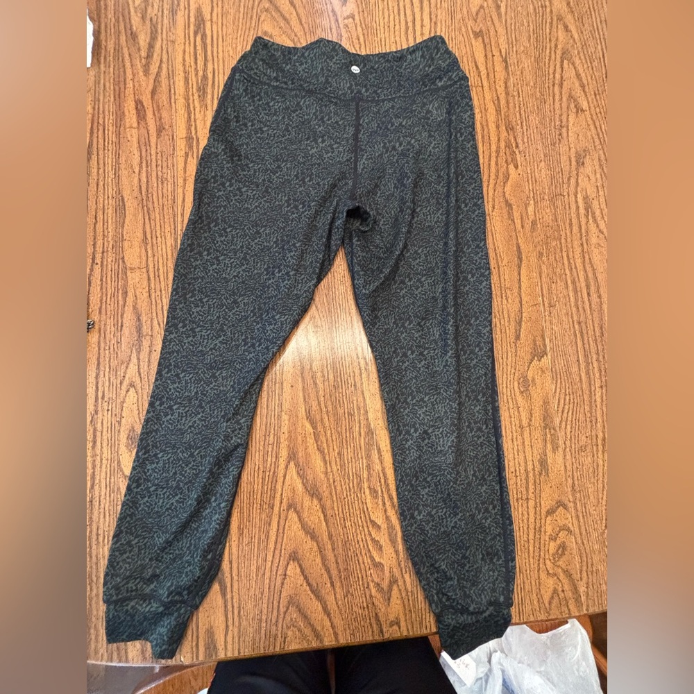 Senita athletics black and evergreen terrain leggings Medium - Picture 5 of 6
